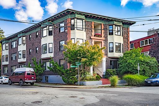 Open-Concept 1-Bedroom in North Capitol Hill – photo 1