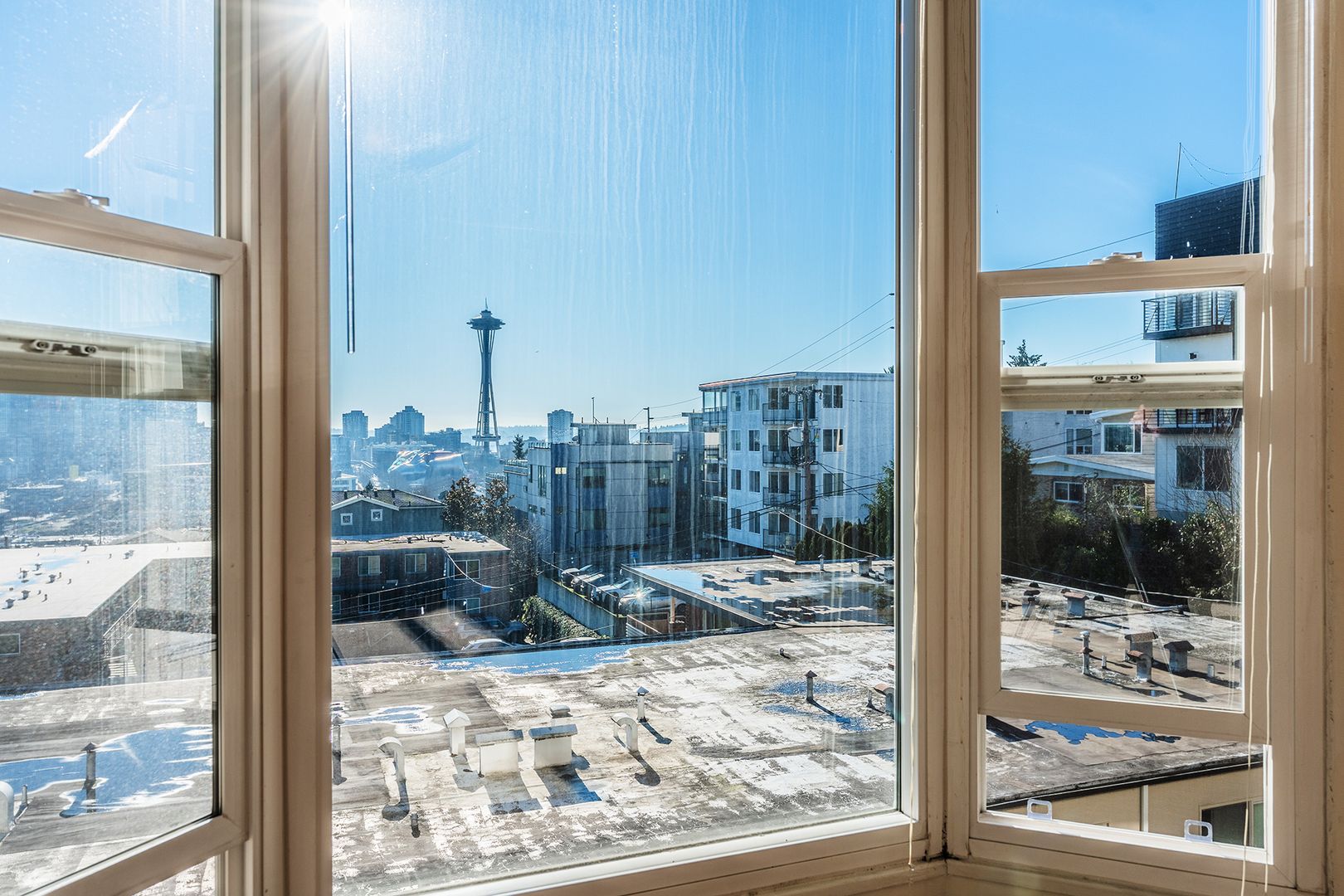 Seattle Apartment: 1221 Taylor Ave N