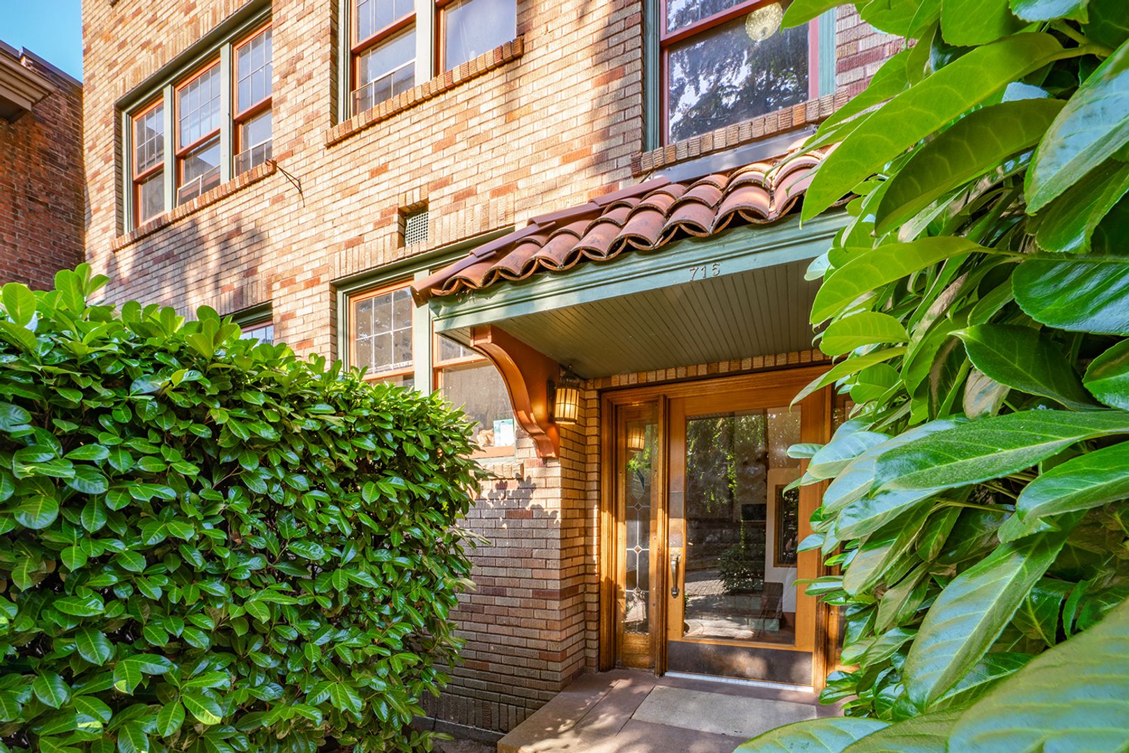 Seattle Apartment: 715 1st Ave W