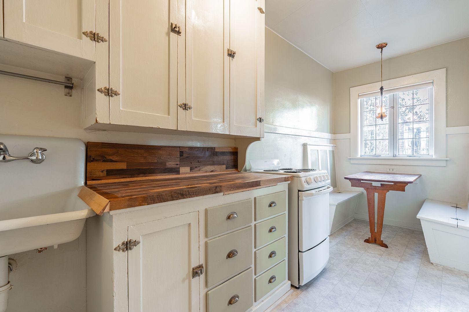 Seattle Apartment: 425-435 10TH Ave E