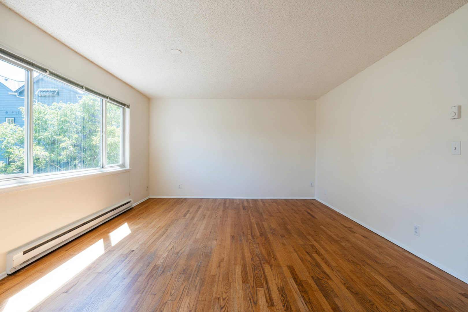Seattle Apartment: 7320 Winona Ave N