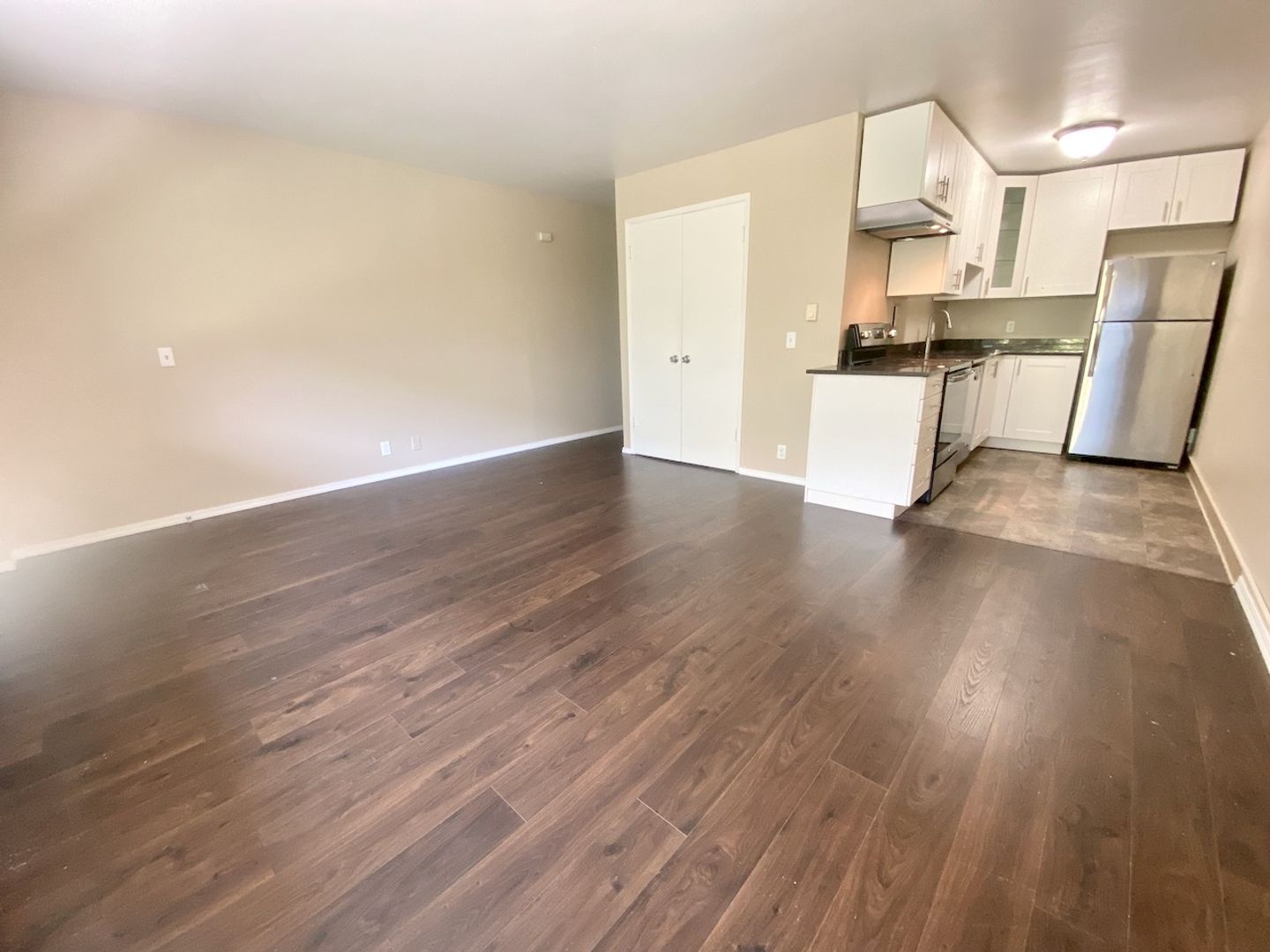 Seattle Apartment: 700 E Mercer St