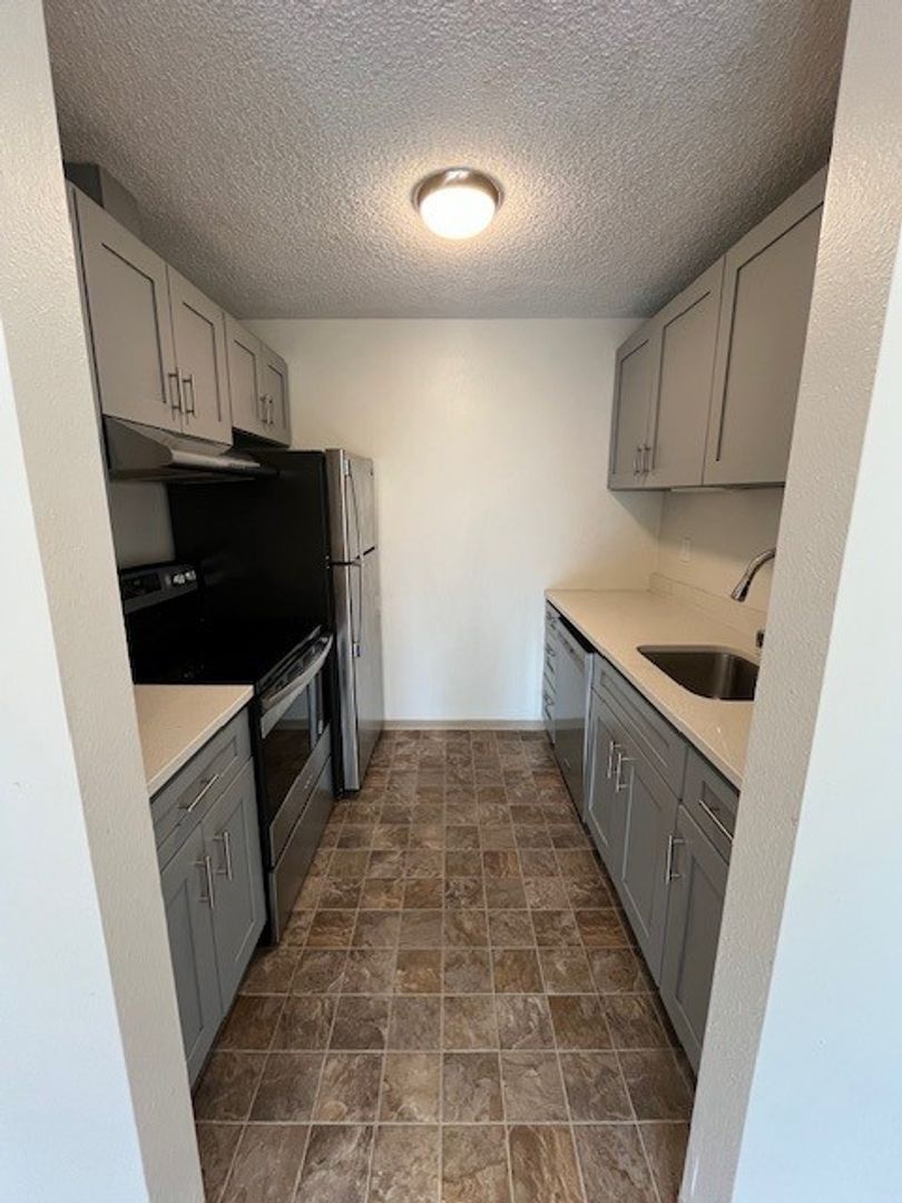 Seattle Apartment: 7501 6th Ave NW
