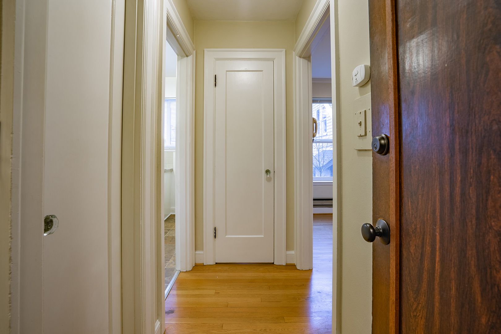 Seattle Apartment: 2027 Eastlake Ave E