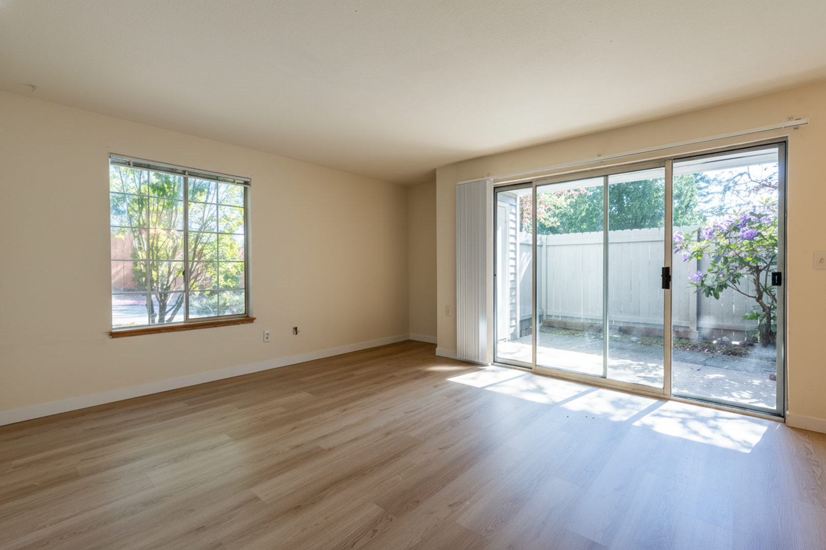 Kirkland Apartment: 6439 132nd Ave NE