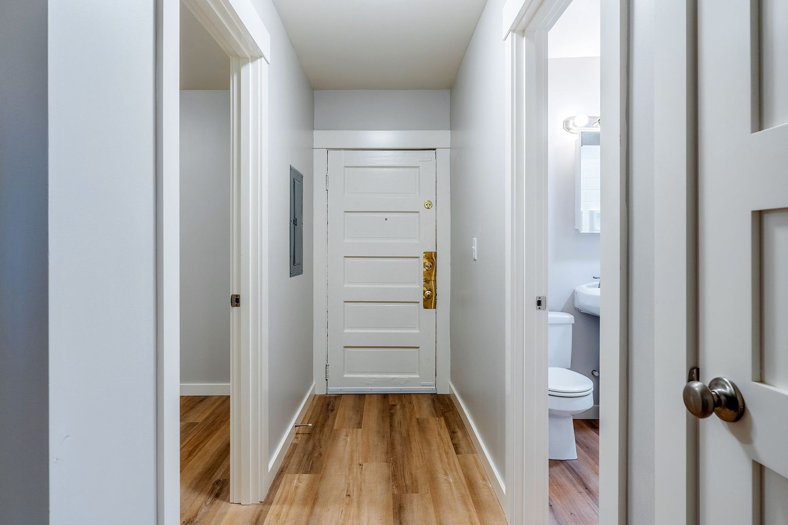 Seattle Apartment: 721 17th Ave