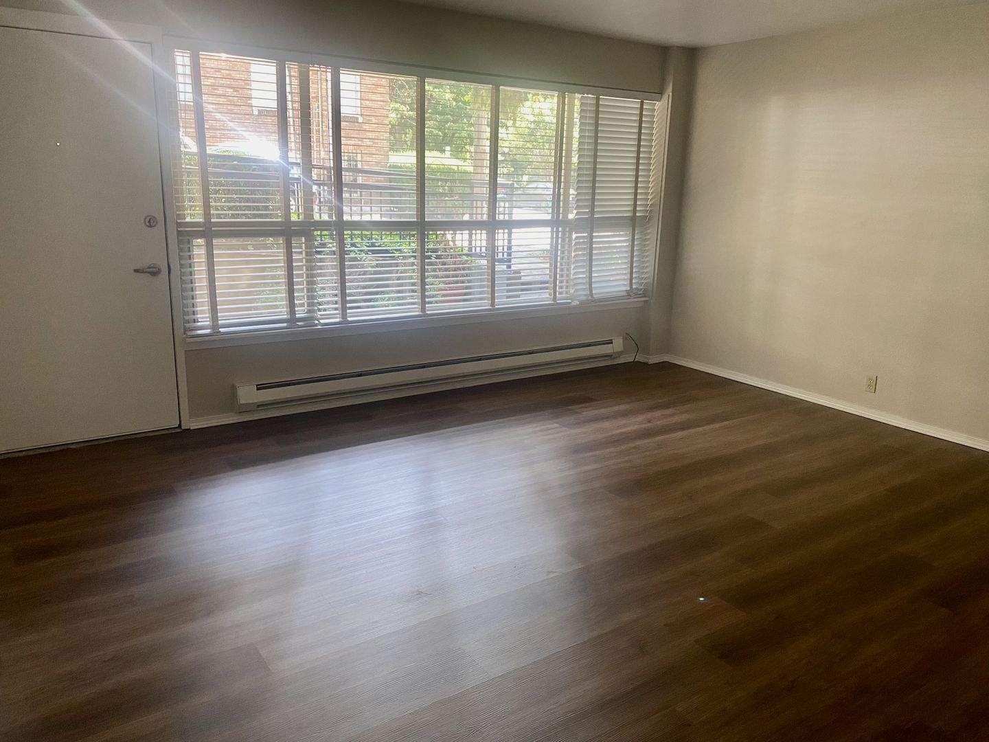 Seattle Apartment: 700 E Mercer St