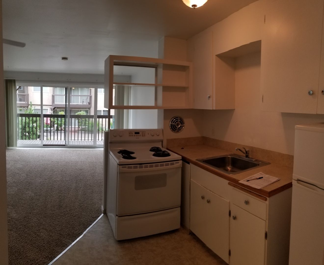 Seattle Apartment: 6805 & 6811 Woodlawn Ave NE