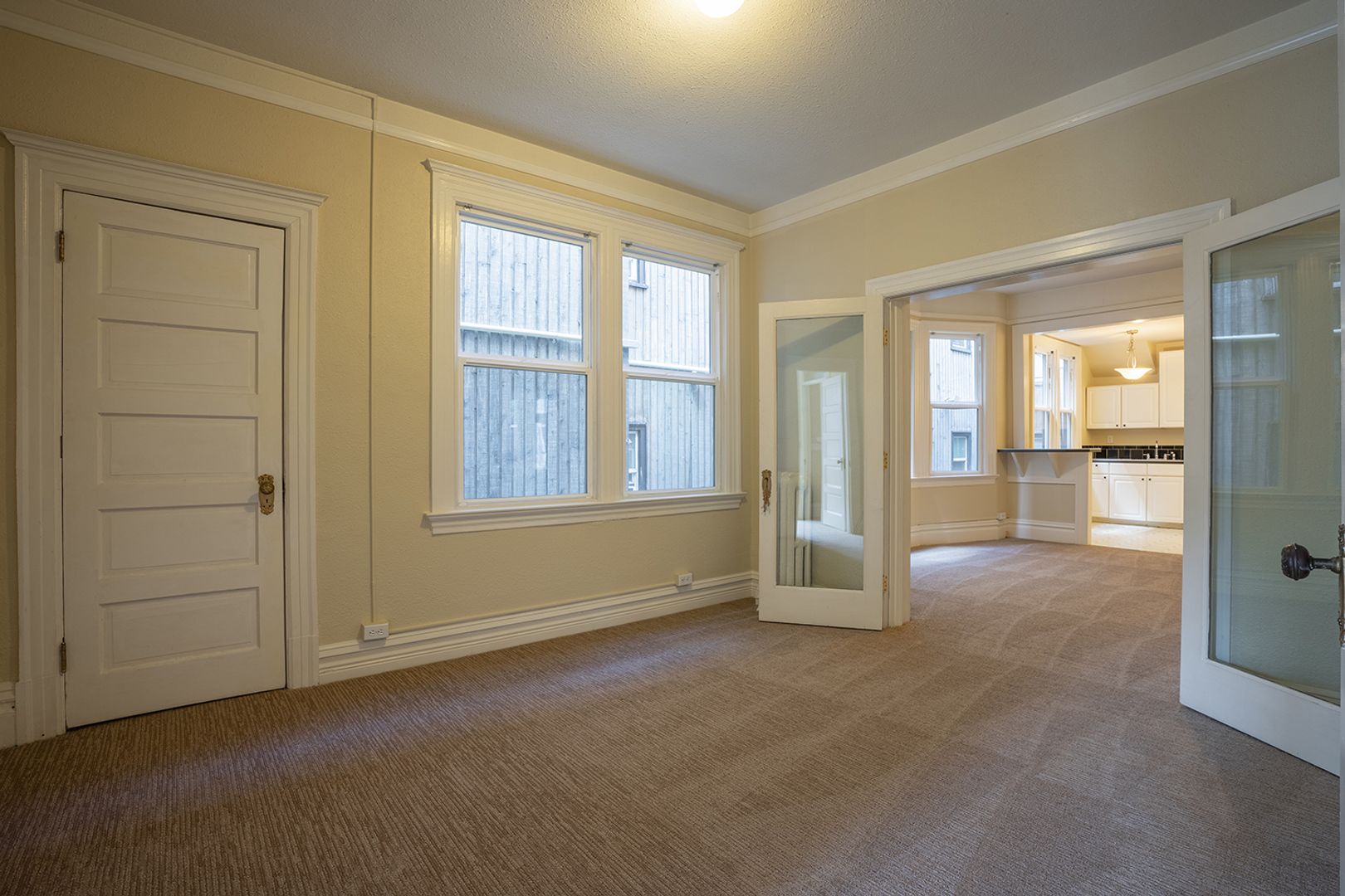 Seattle Apartment: 1711 Bellevue Ave