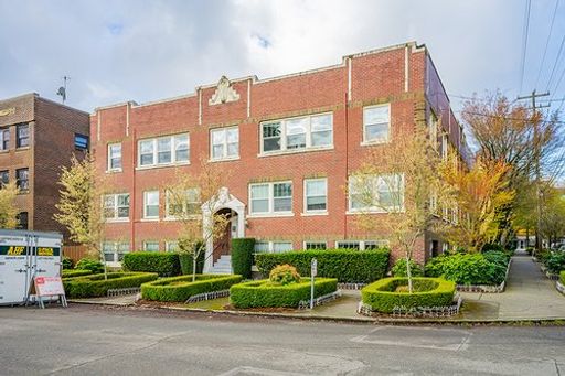 SPACIOUS Studio Unit 103, SEPTEMBER LEASE START 2026 – photo 1