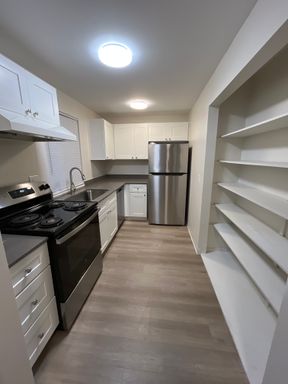 Renovated 2 bedroom. – photo 1