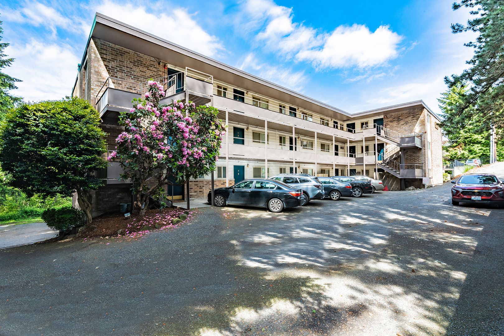 Mercer Island Apartment: 3059 Island Crest Way