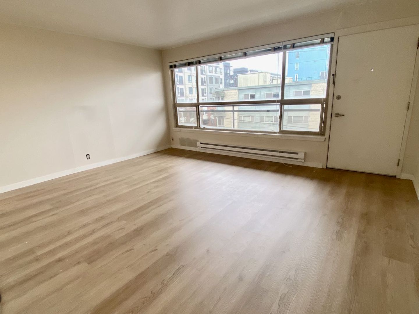 Seattle Apartment: 700 E Mercer St