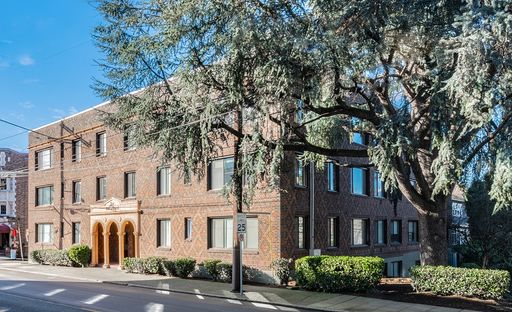 Sir Galahad Apartments -- Gorgeous Studio-Plus in this classic 1920's brick! – photo 1