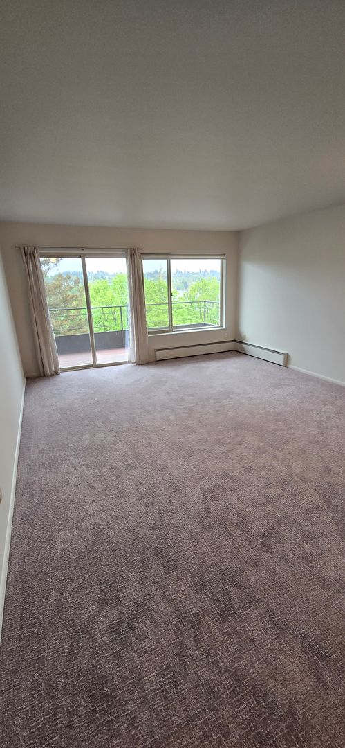 Seattle Apartment: 4714 - 22nd Ave NE