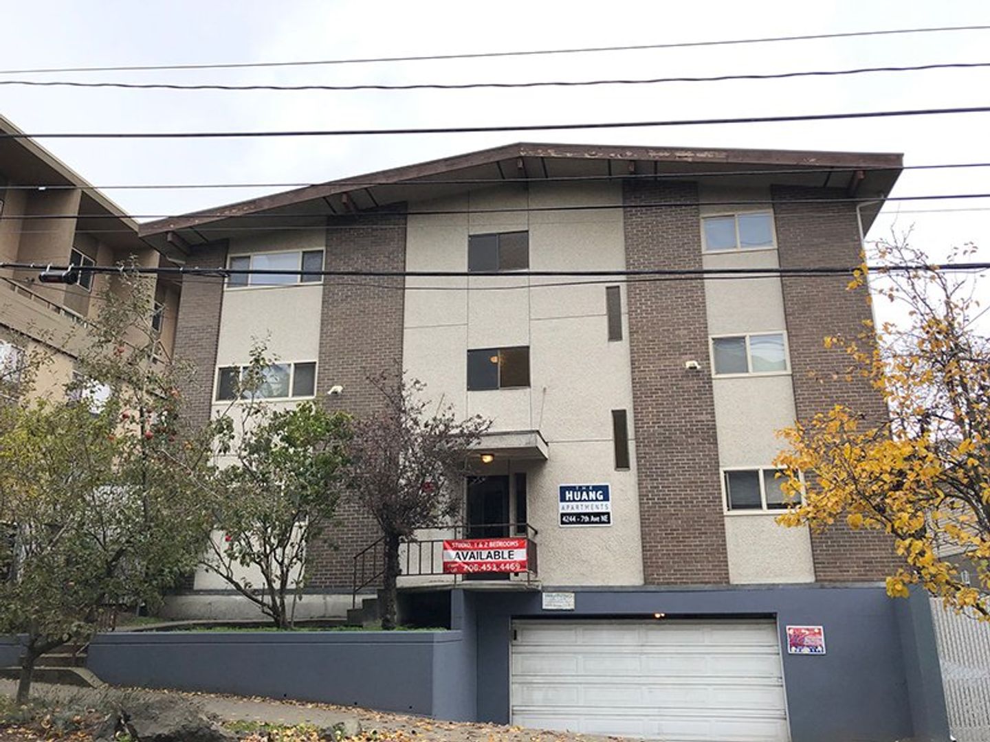 Seattle Apartment: 4244 7th ave NE