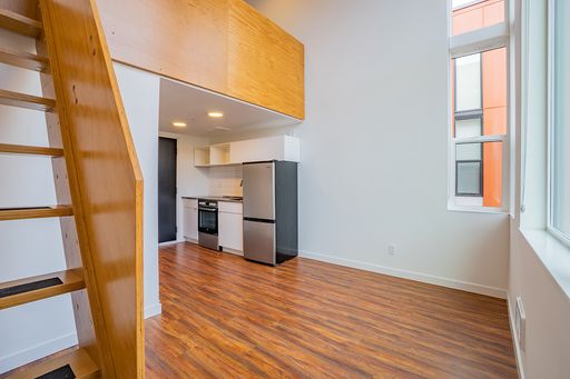 Thomas Street Lofts- Loft on top floor with full kitchen and in-unit laundry – photo 1