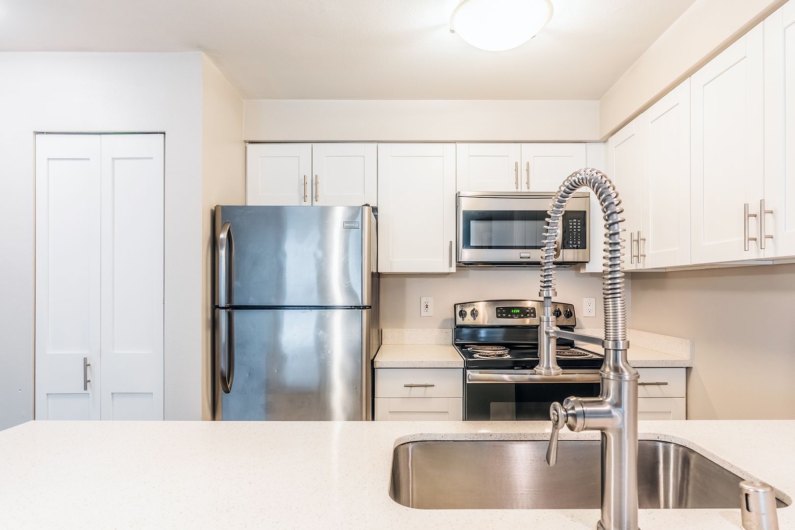 Seattle Apartment: 1800 Eastlake Ave E