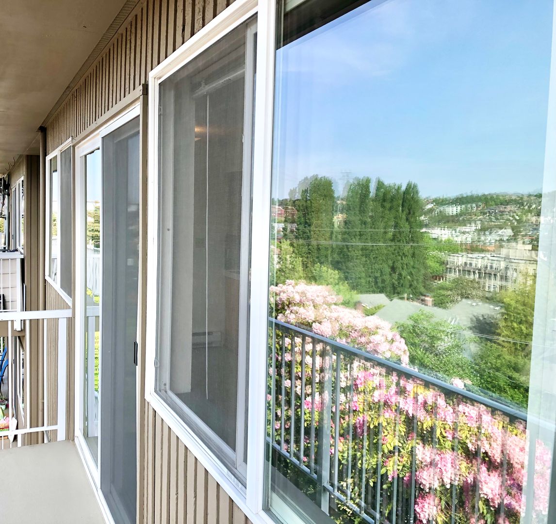 Seattle Apartment: 15 W Etruria