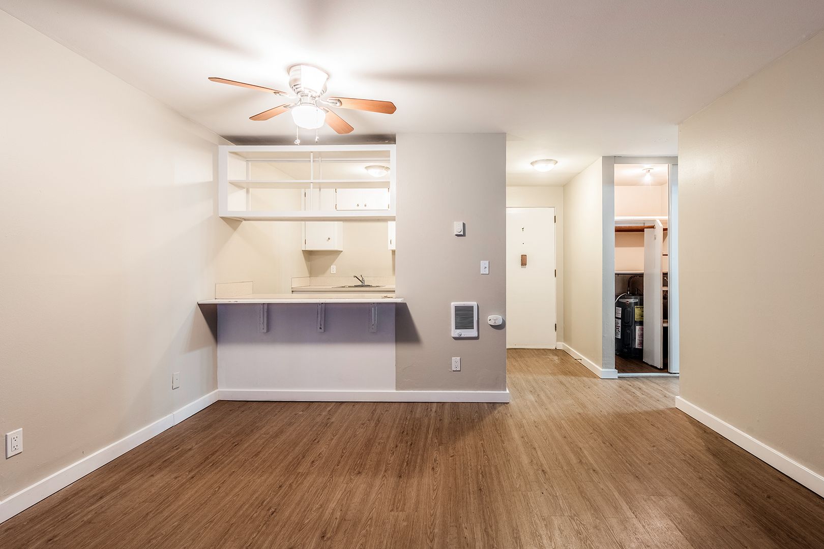 Seattle Apartment: 6805 & 6811 Woodlawn Ave NE