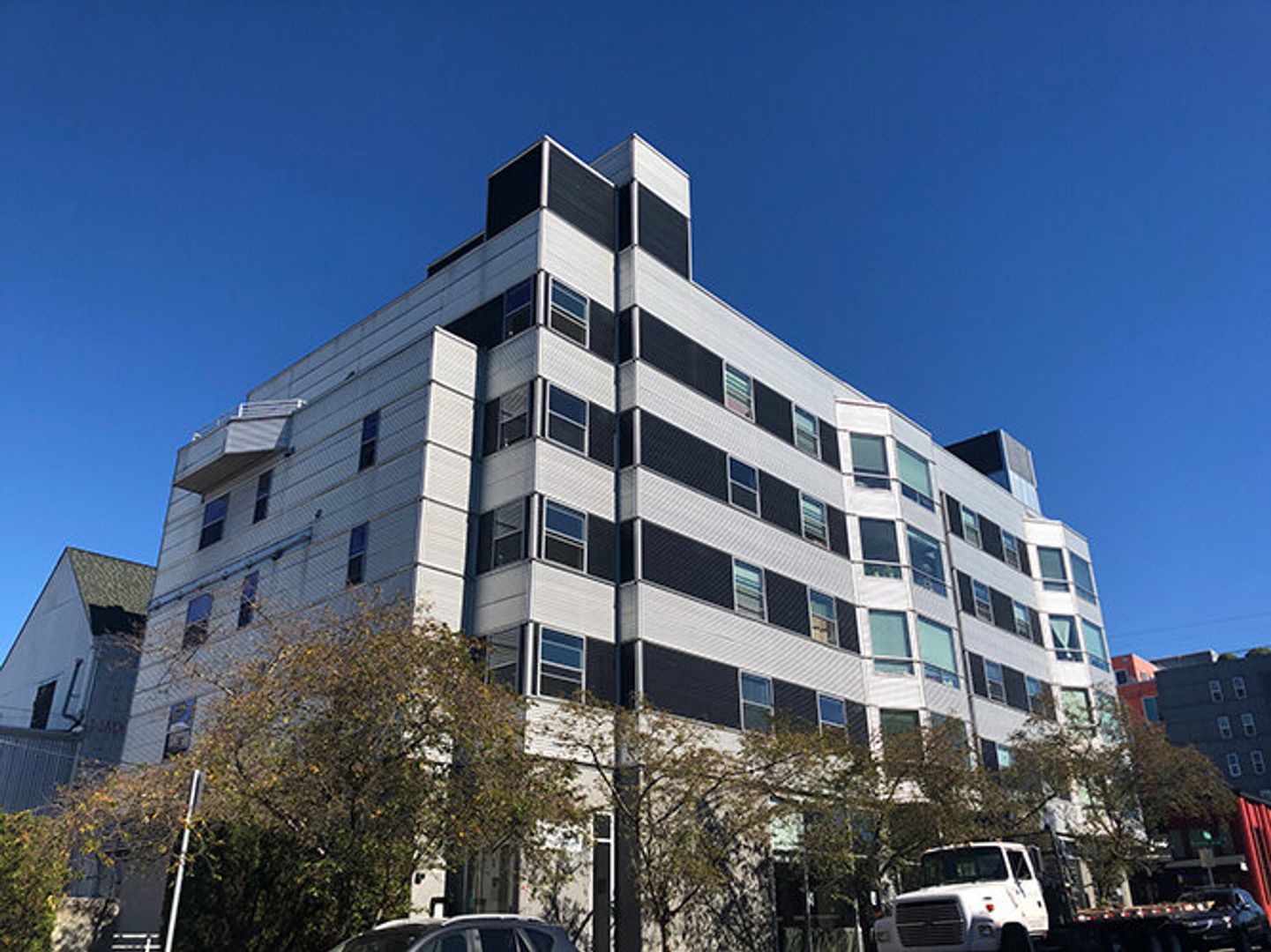 Seattle Apartment: 920 NE 63rd St