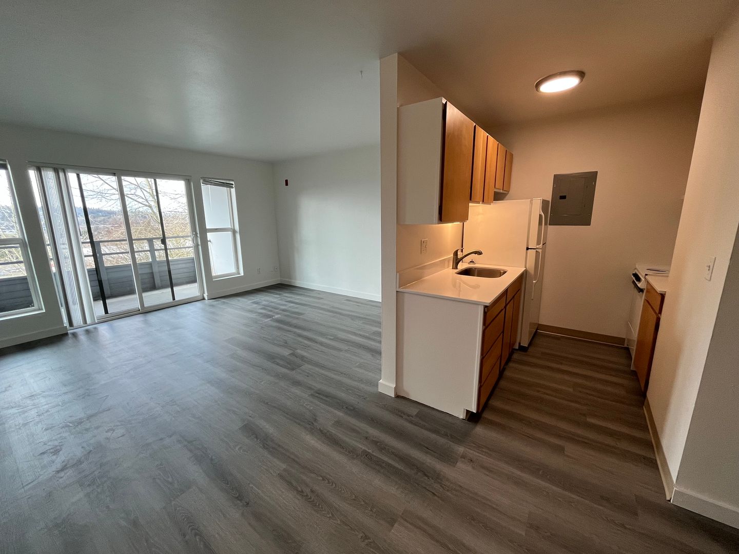 Renton Apartment: 351 Vuemont Pl NE