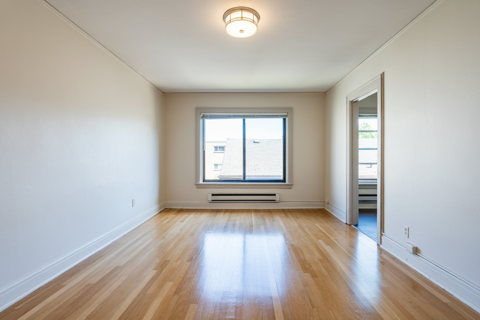 Seattle Apartment: 5003 15th Ave NE
