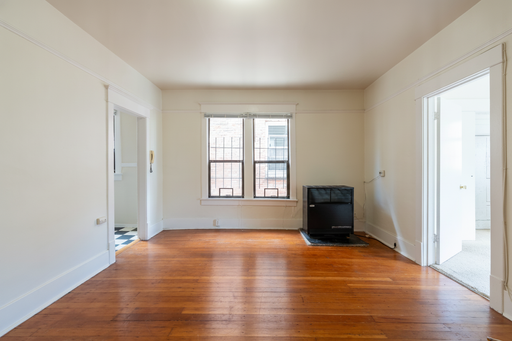 Bright Large 1 Bedroom – photo 1