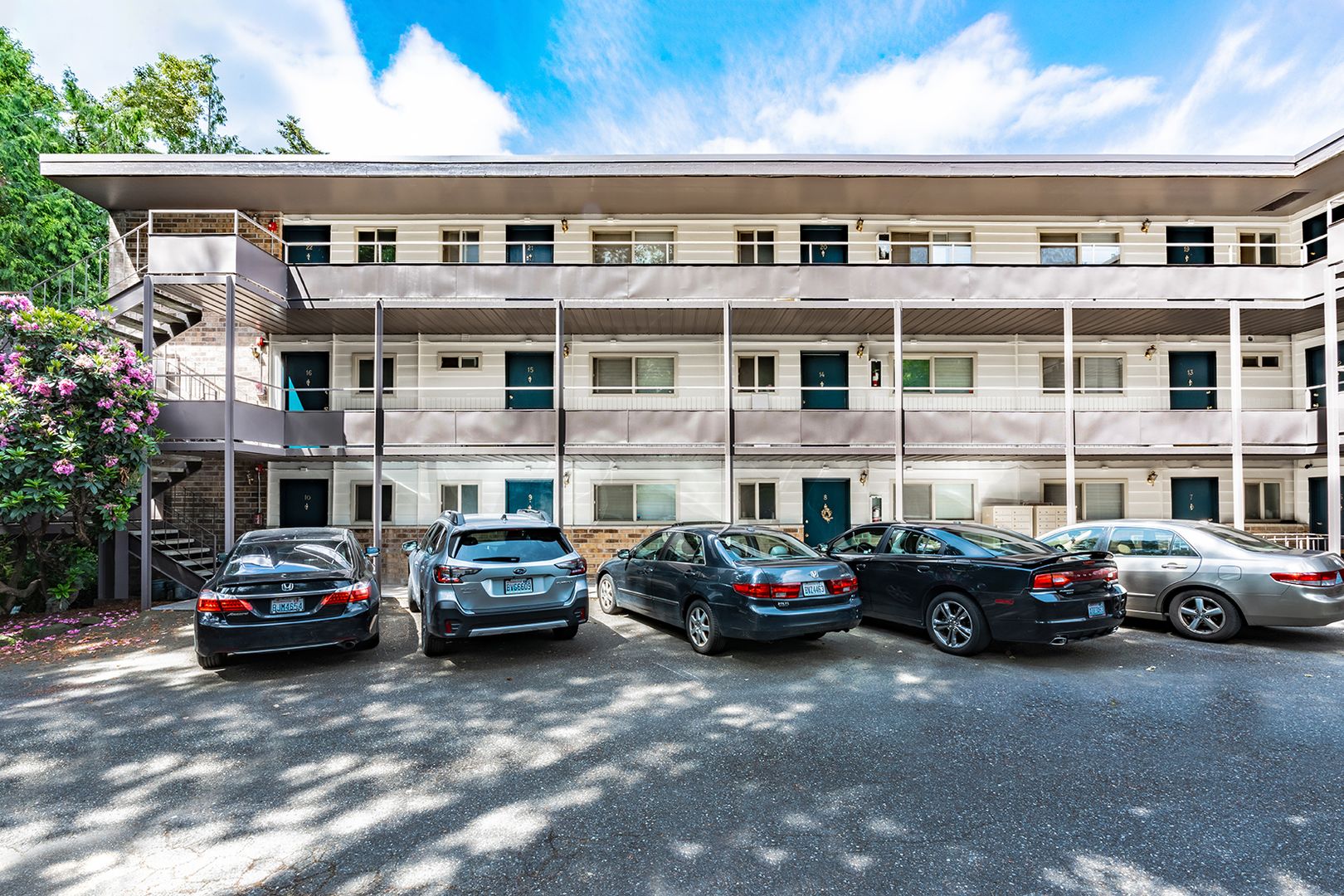 Mercer Island Apartment: 3059 Island Crest Way