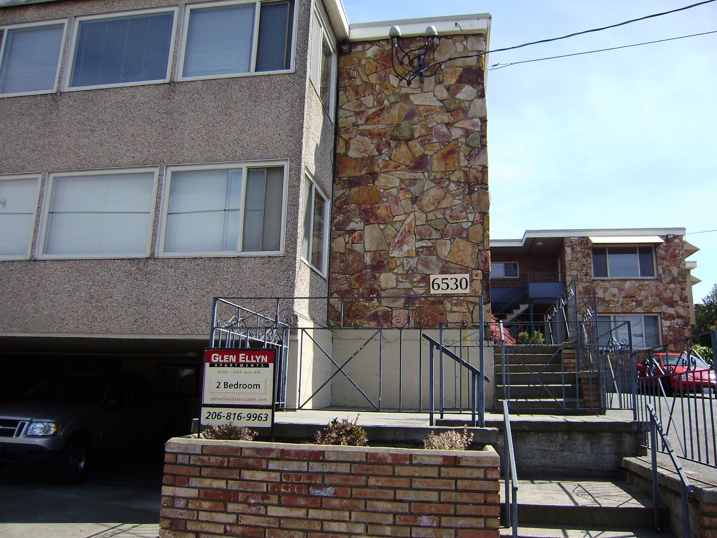 Seattle Apartment: 6530 24th AVE NW