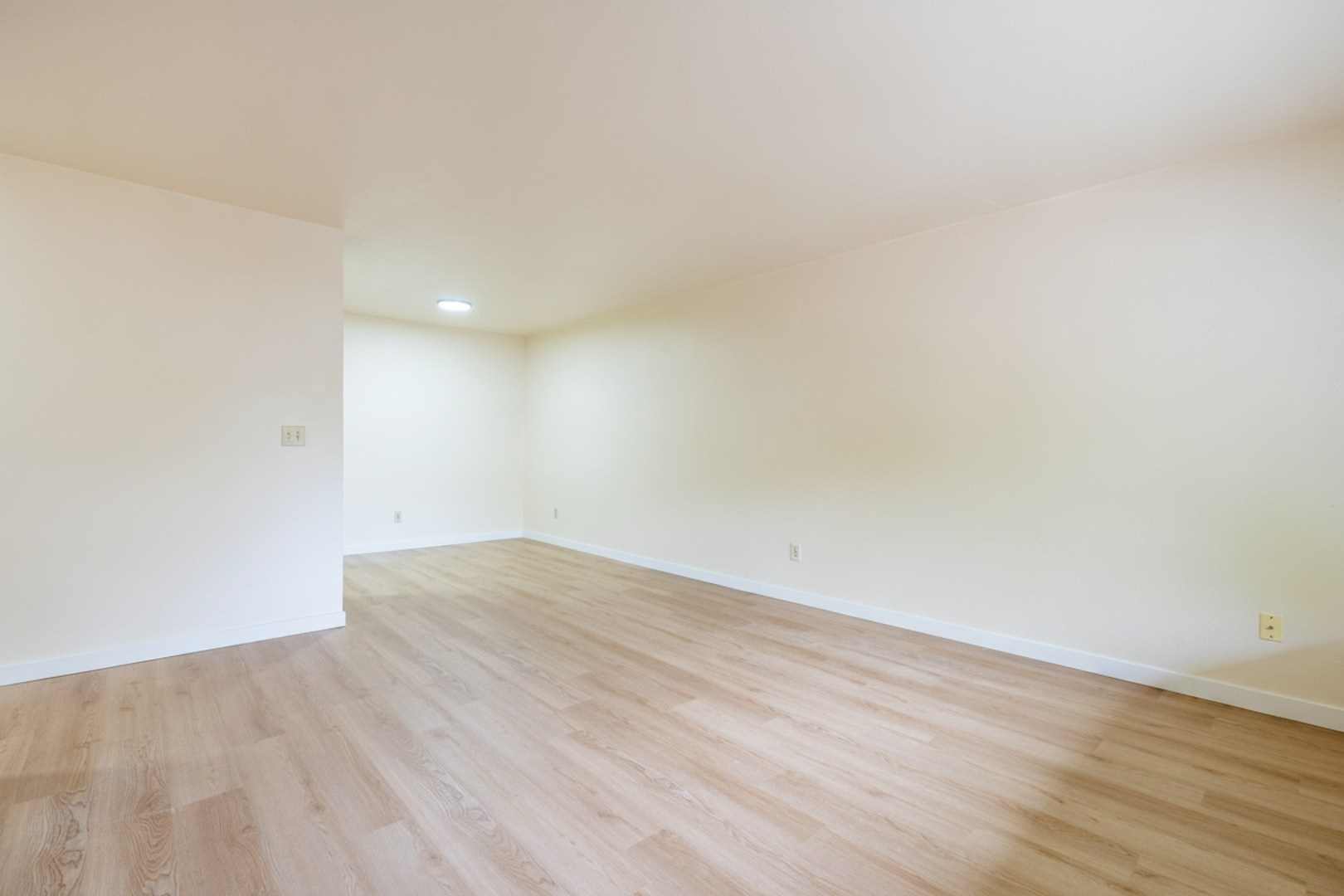 WOODINVILLE Apartment: 17910 142nd Ave NE