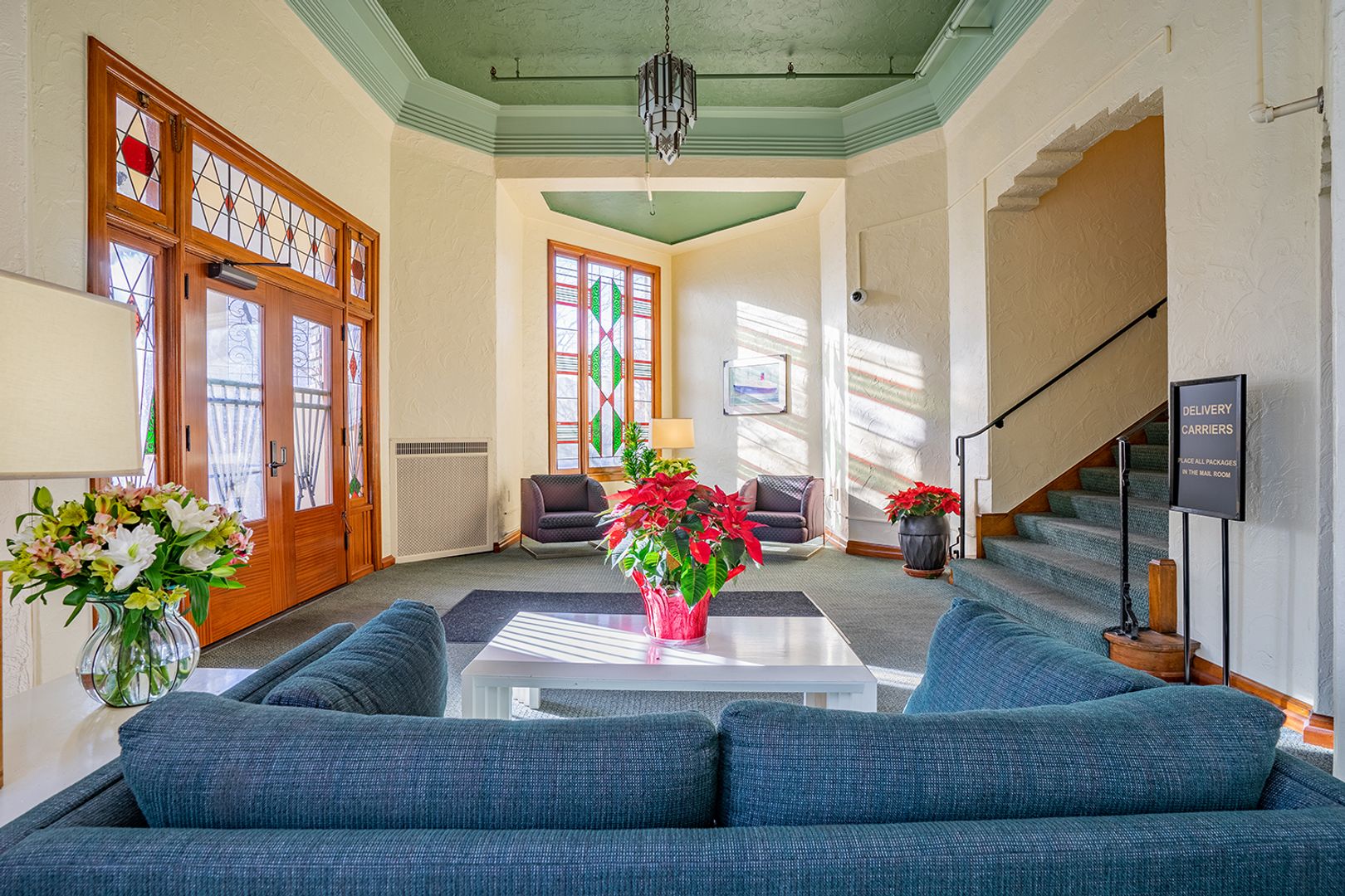 Seattle Apartment: 400 W Mercer St