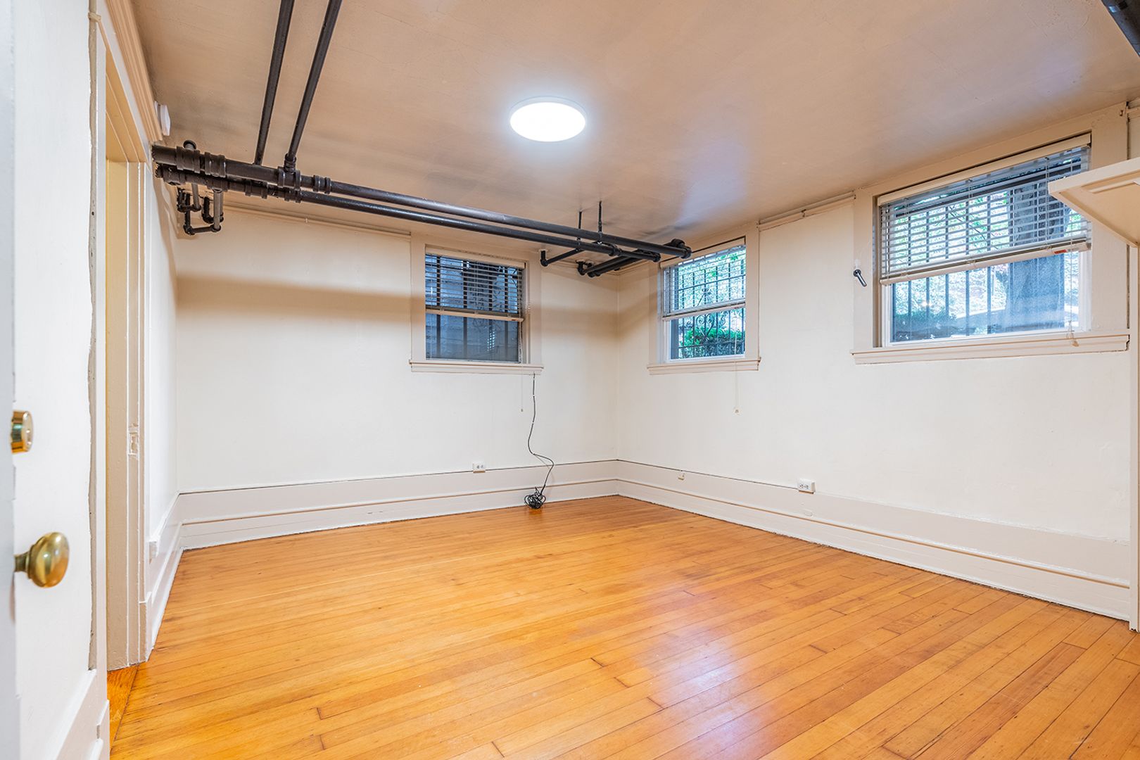 Seattle Apartment: 313 10th Ave E