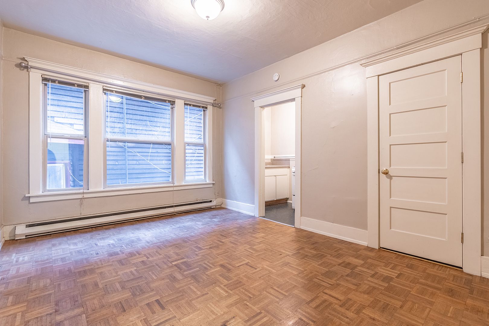 Seattle Apartment: 504 E Republican St