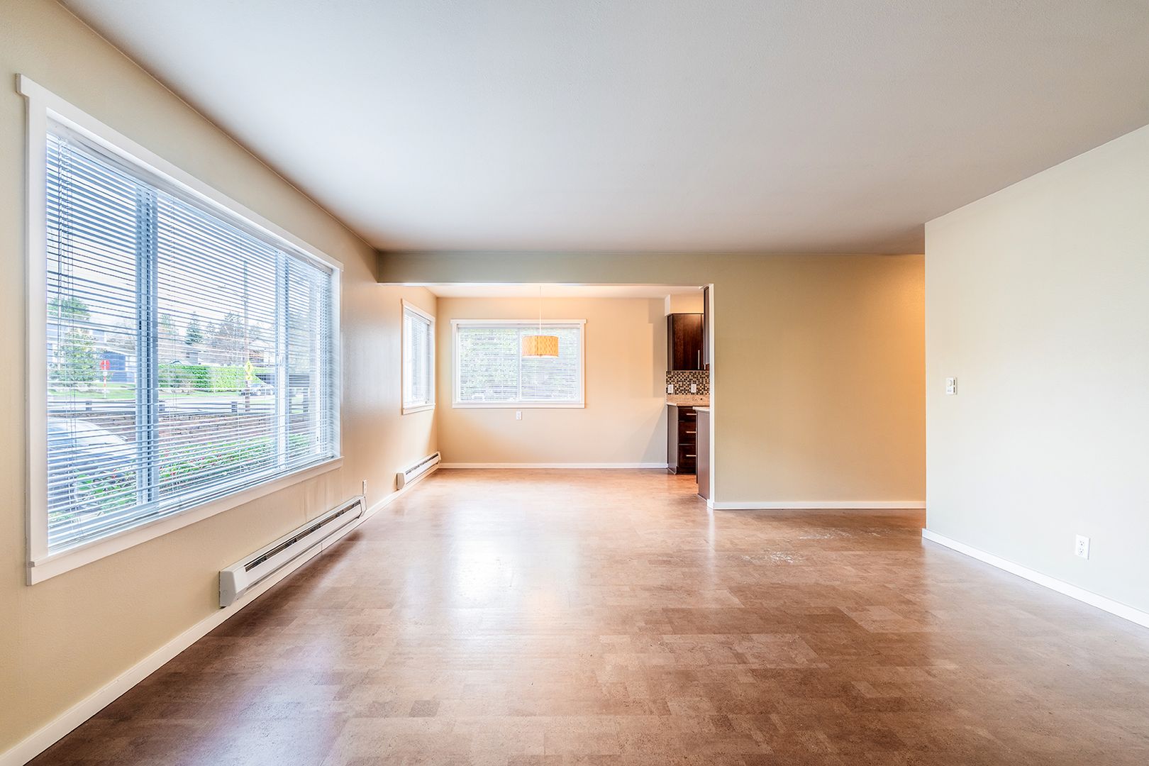 Seattle Apartment: 3855 34th Ave W