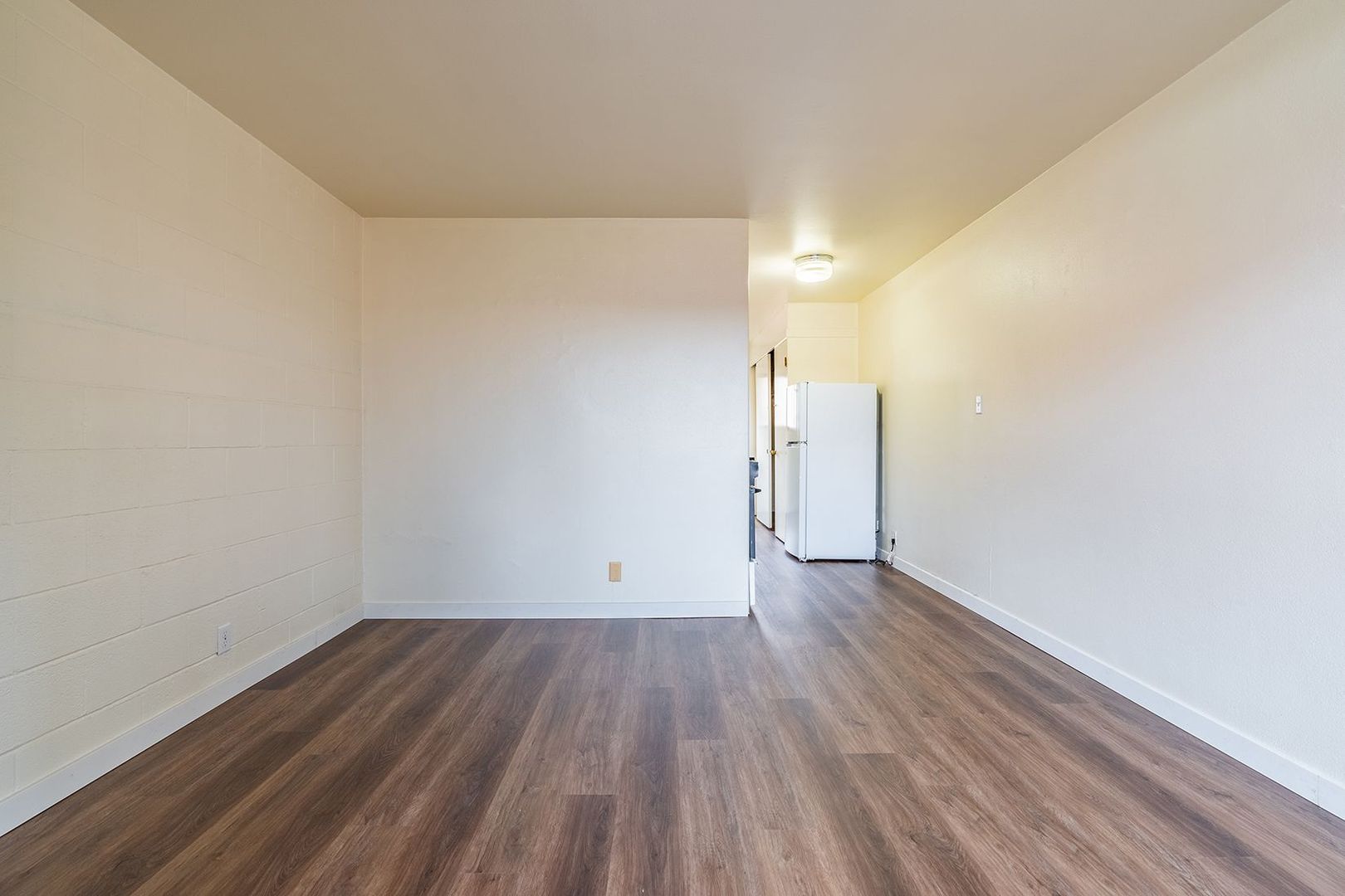 Seattle Apartment: 1120 NE 43rd St