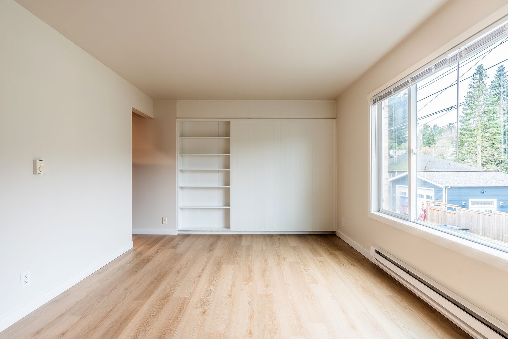 Seattle Apartment: 3855 34th Ave W