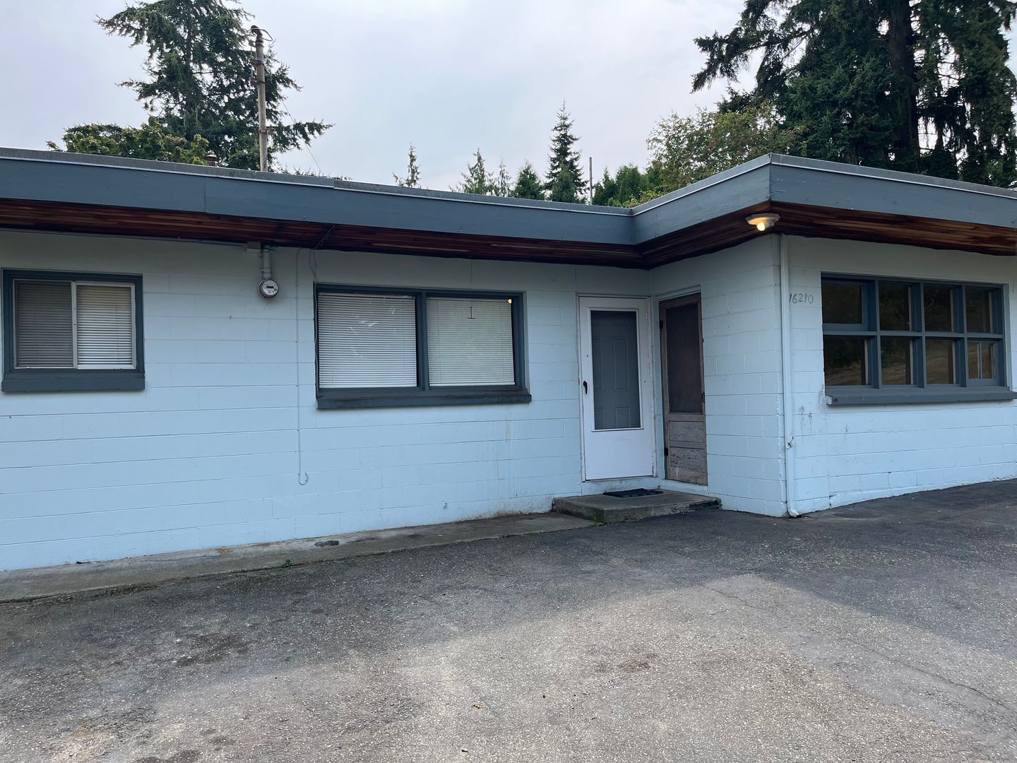 Lynnwood Apartment: 16202 Larch Way