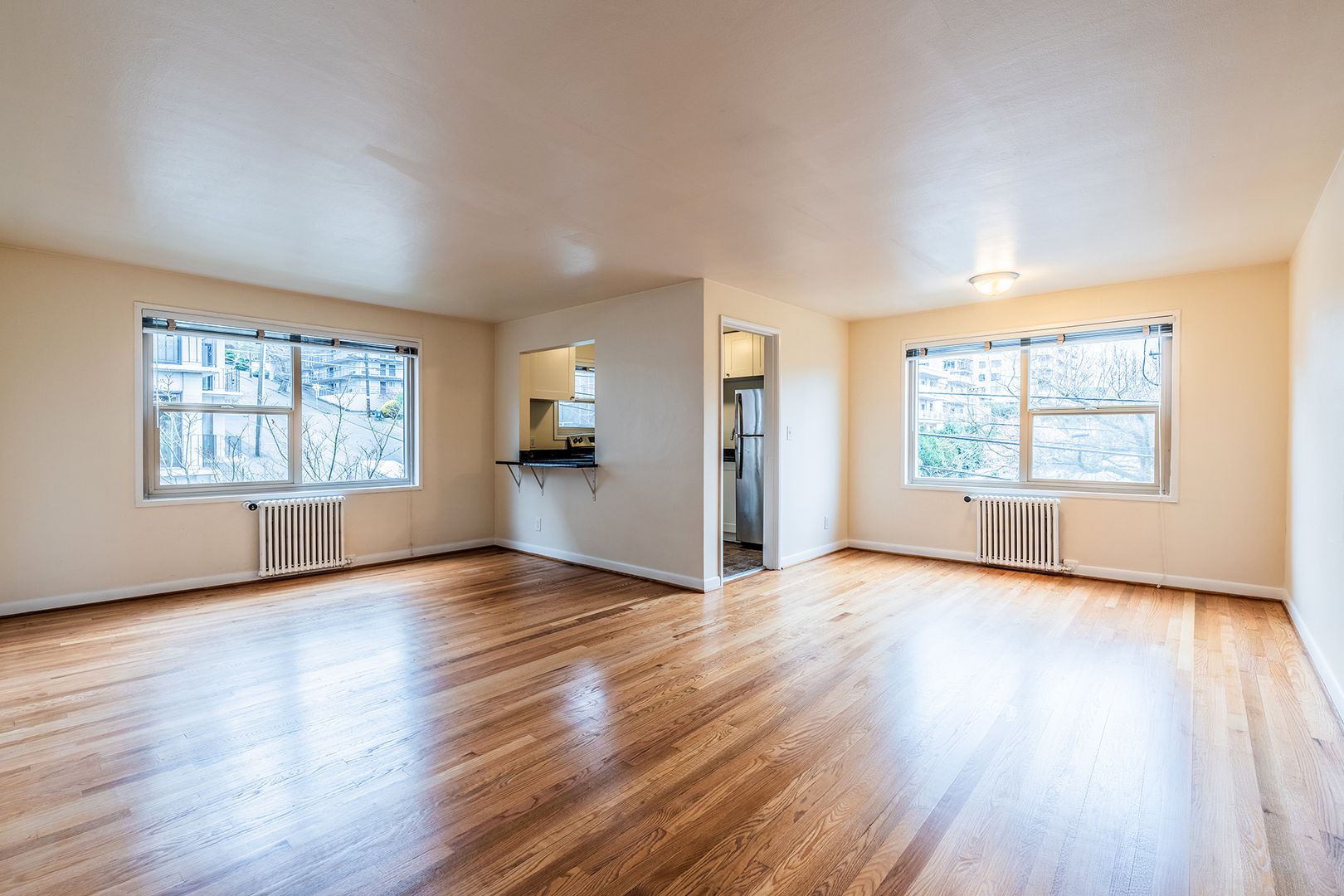 Seattle Apartment: 929 Queen Anne Ave N