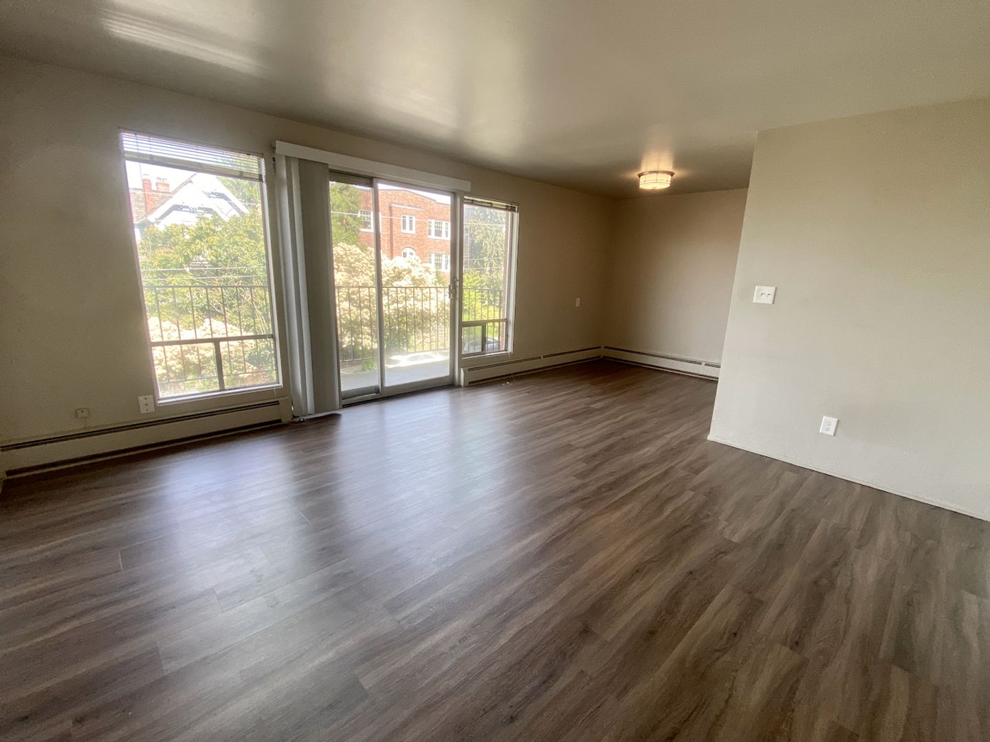 Seattle Apartment: 2800 Franklin Ave E