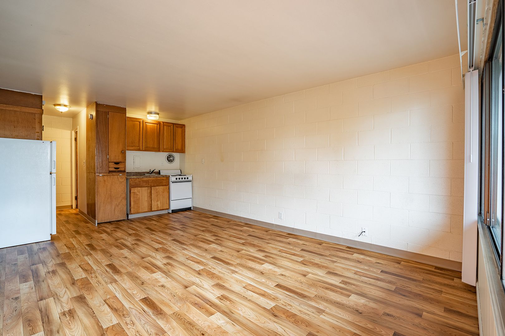 Seattle Apartment: 1120 NE 43rd St