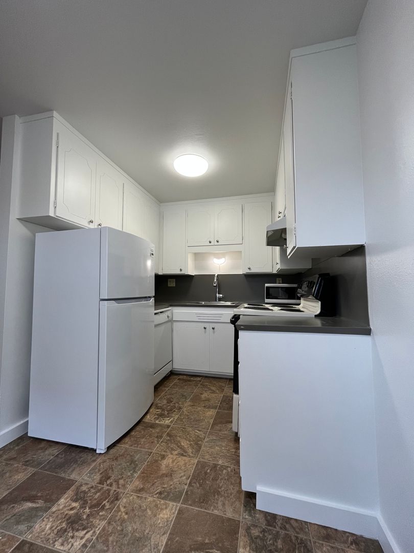 Seattle Apartment: 2223 / 2225 NW 59th