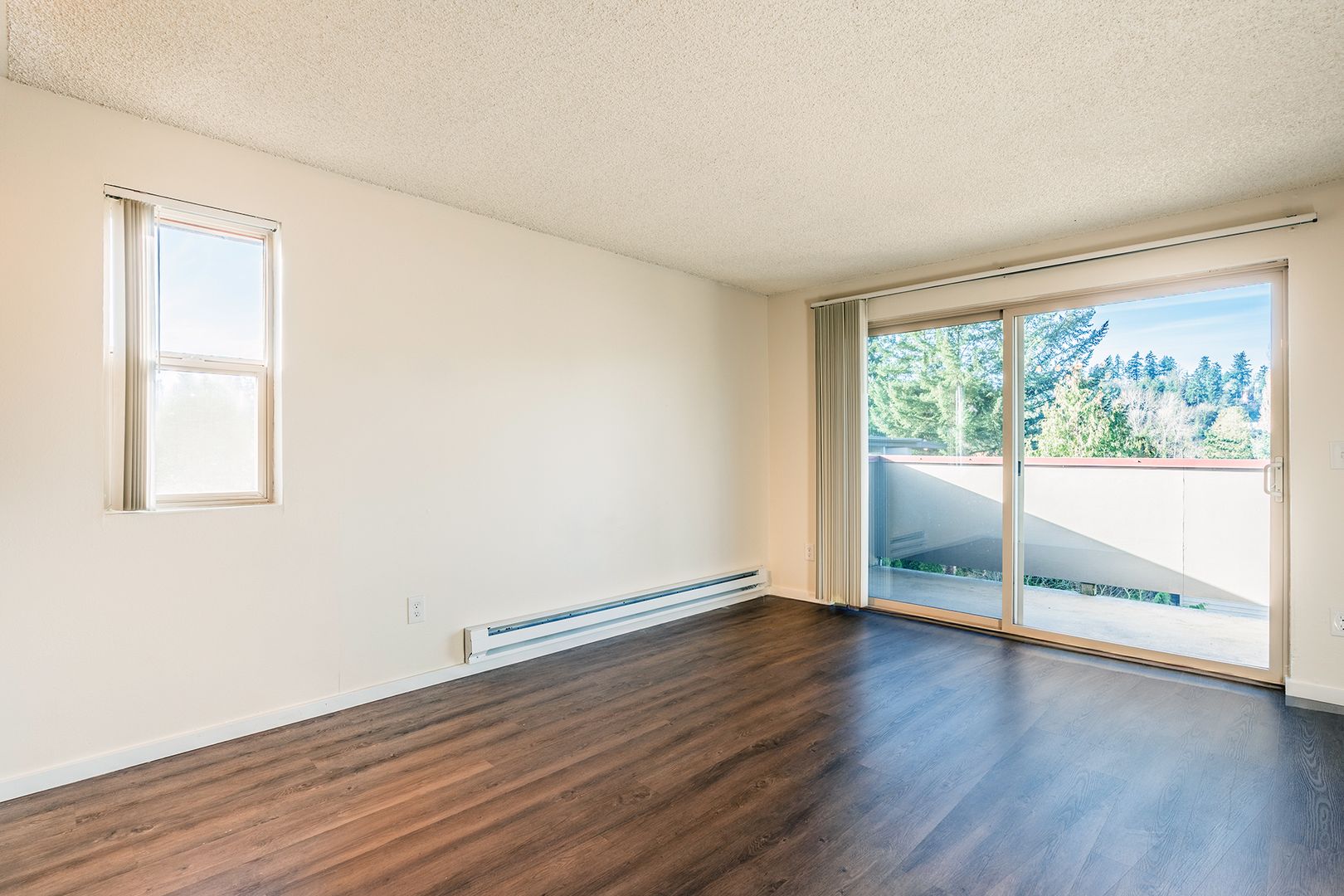 Bellevue Apartment: 425 Bellevue Way SE