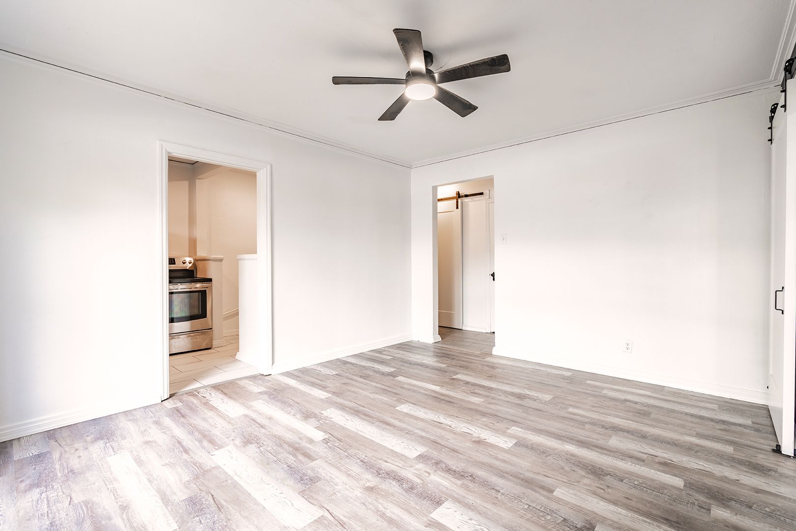Seattle Apartment: 26 Harrison St