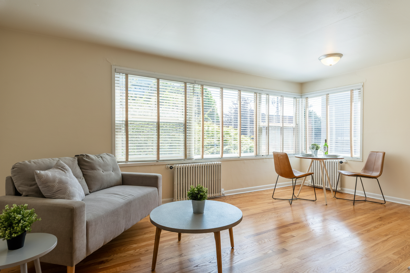 Seattle Apartment: 929 Queen Anne Ave N
