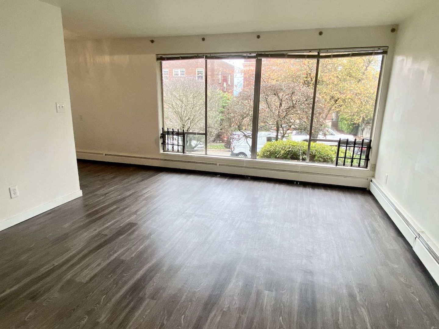 Seattle Apartment: 2800 Franklin Ave E