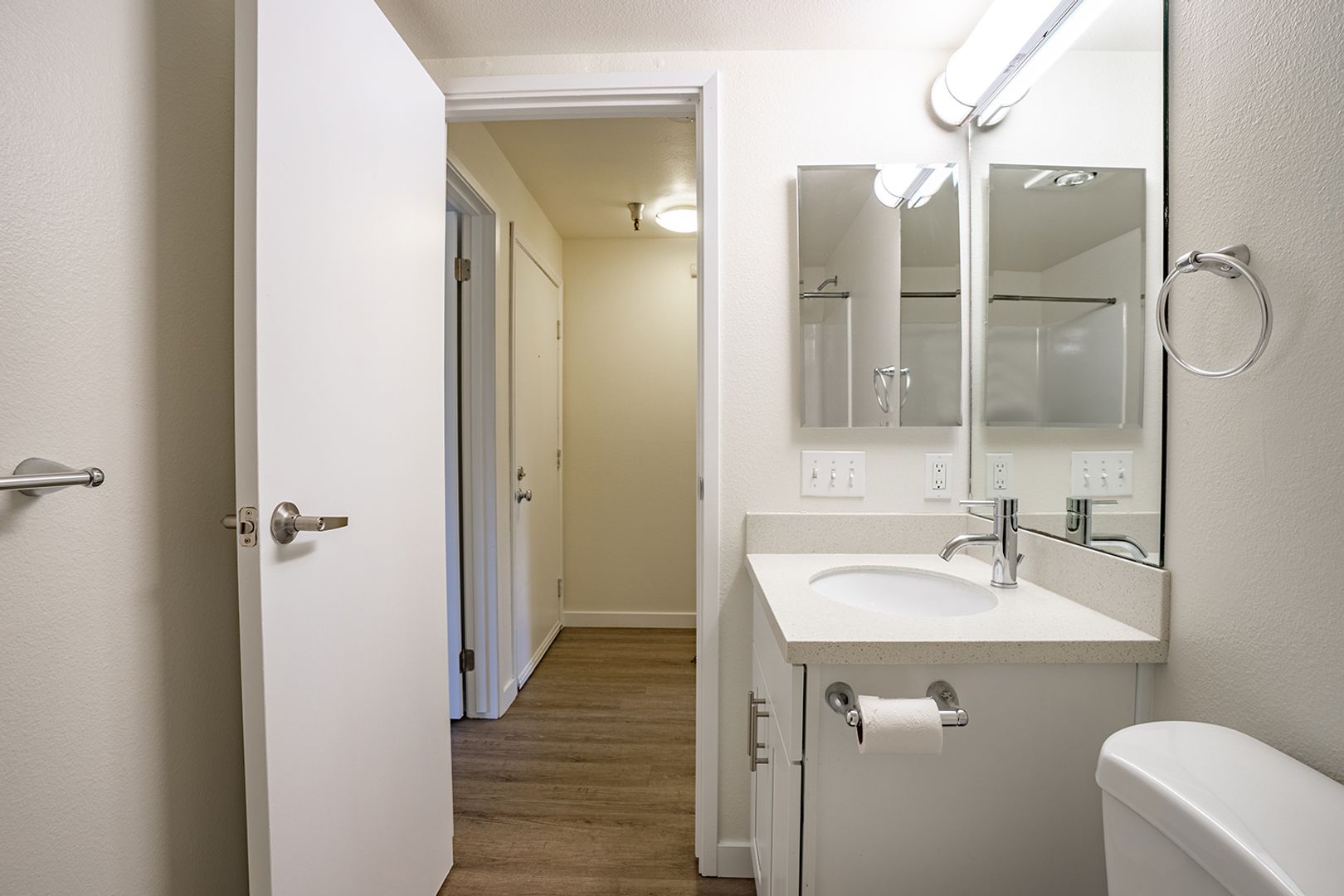 Seattle Apartment: 6748 Mary Ave NW