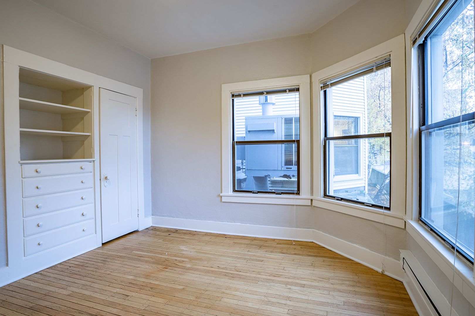 Seattle Apartment: 19 W Thomas St