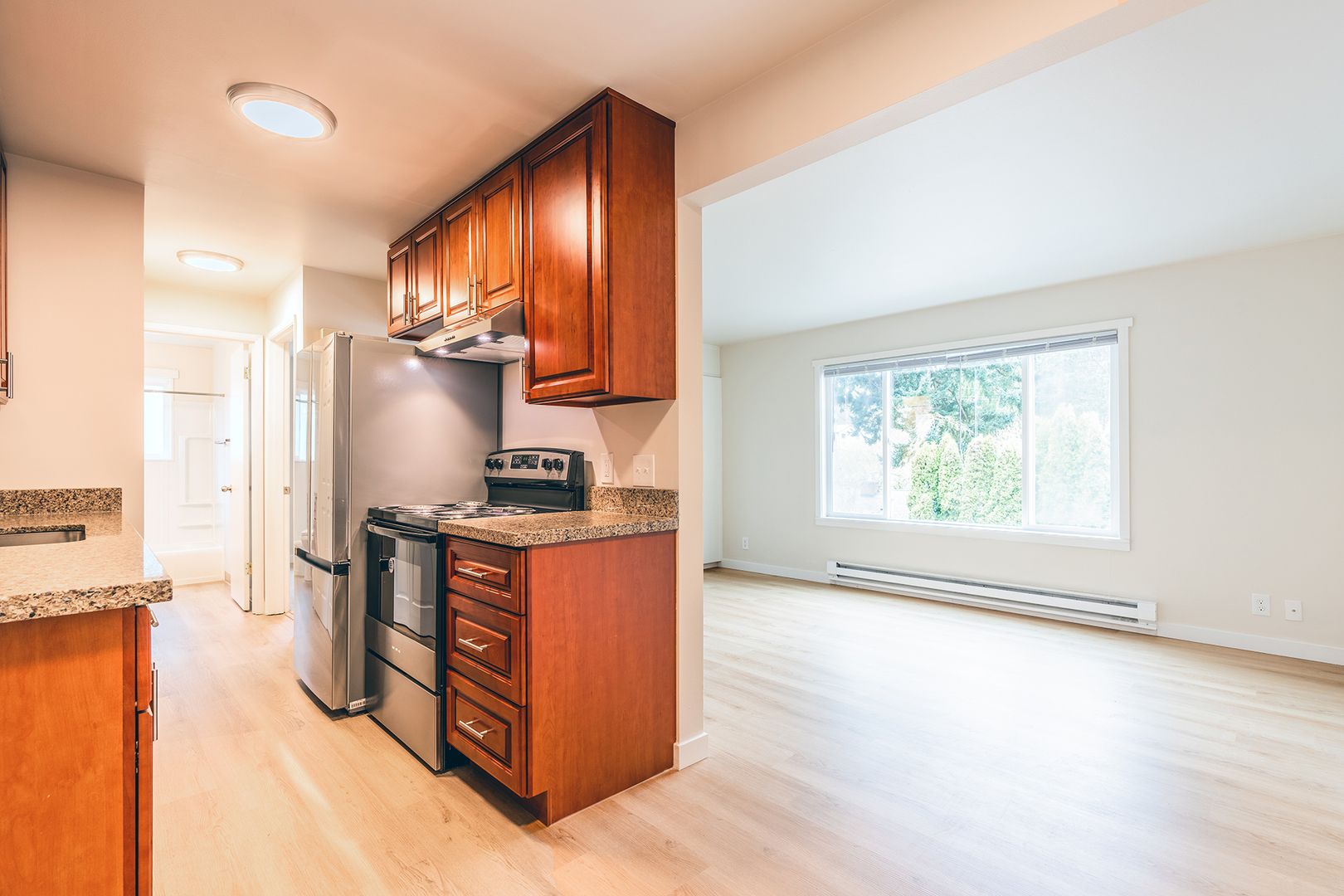 Seattle Apartment: 3855 34th Ave W