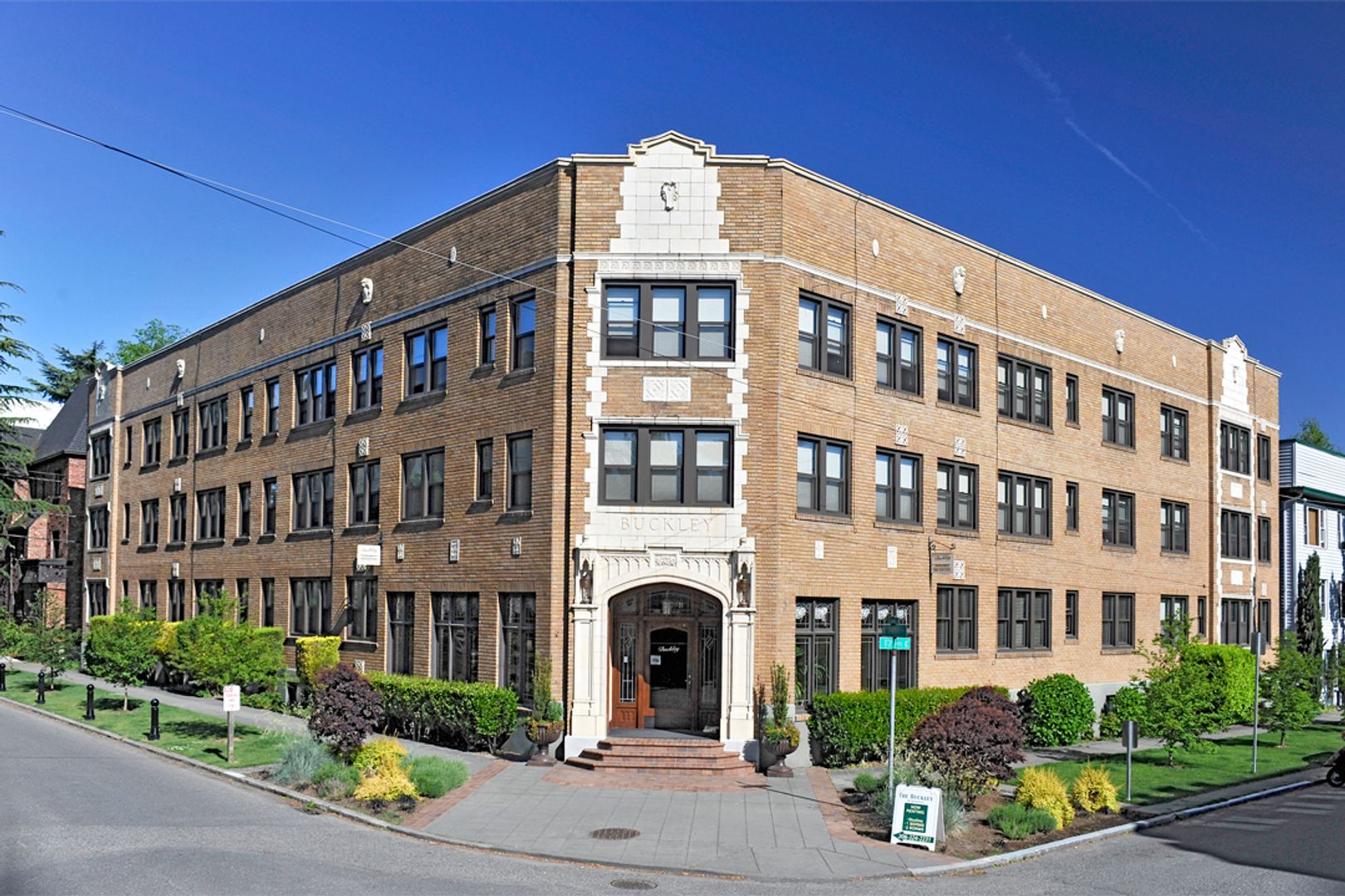 Seattle Apartment: 201 17th Ave E